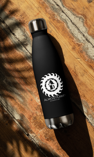 Stainless steel water bottle